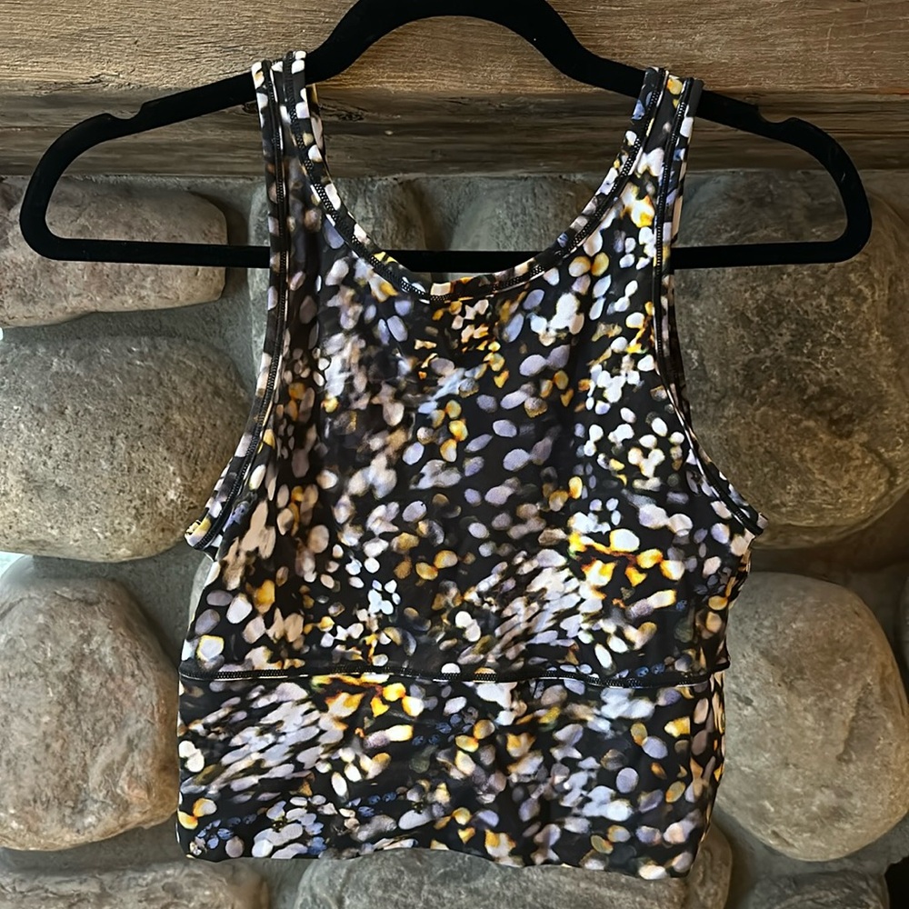 Lululemon crop top